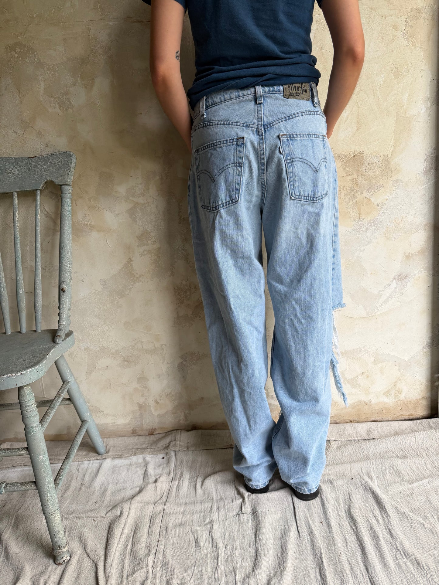 Light Wash Silvertab Levi’s Distressed Jeans