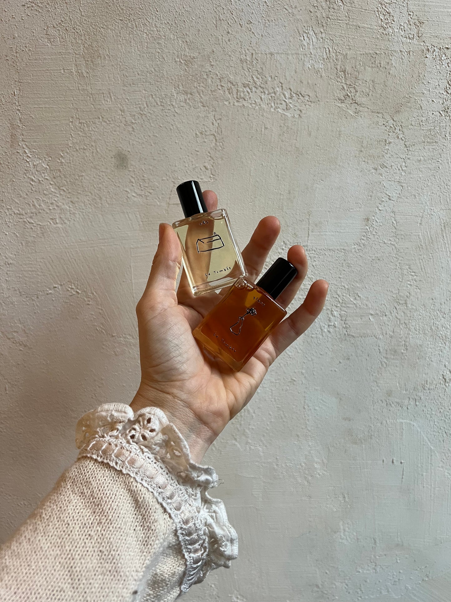 082 Perfume Oil by La Tombée