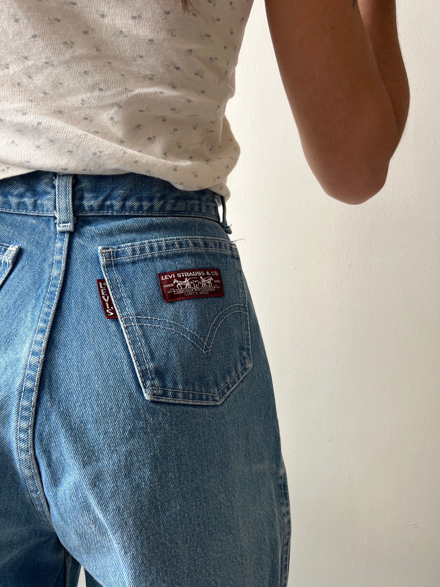 Levi’s High Waisted Lightwash Denim