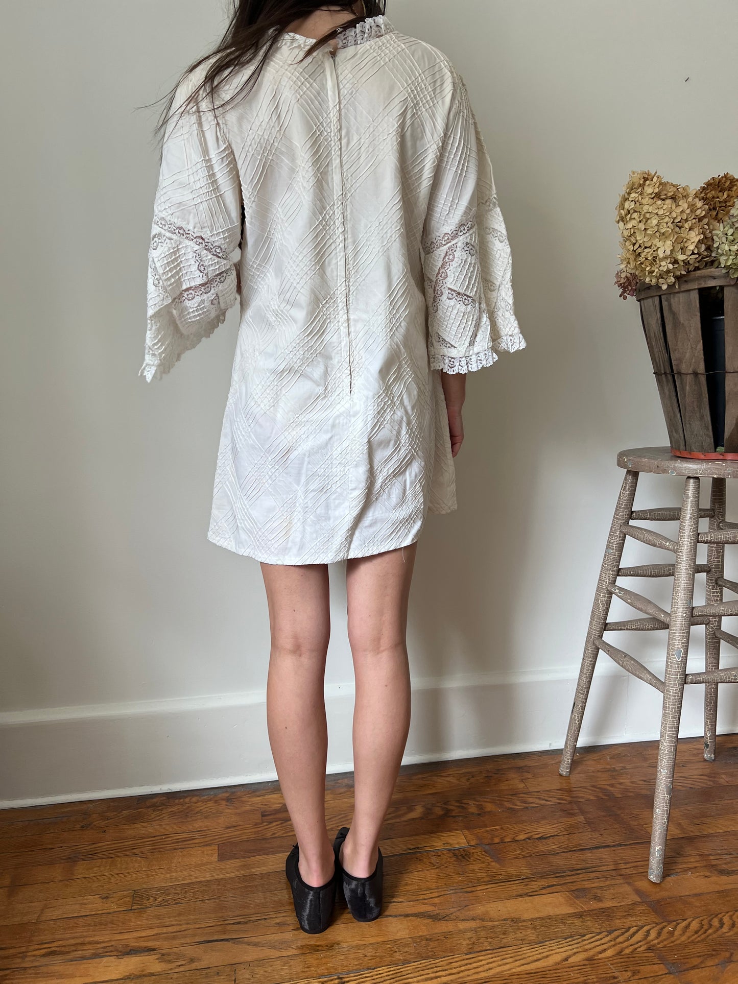 60s White Lace Mini Shift Dress