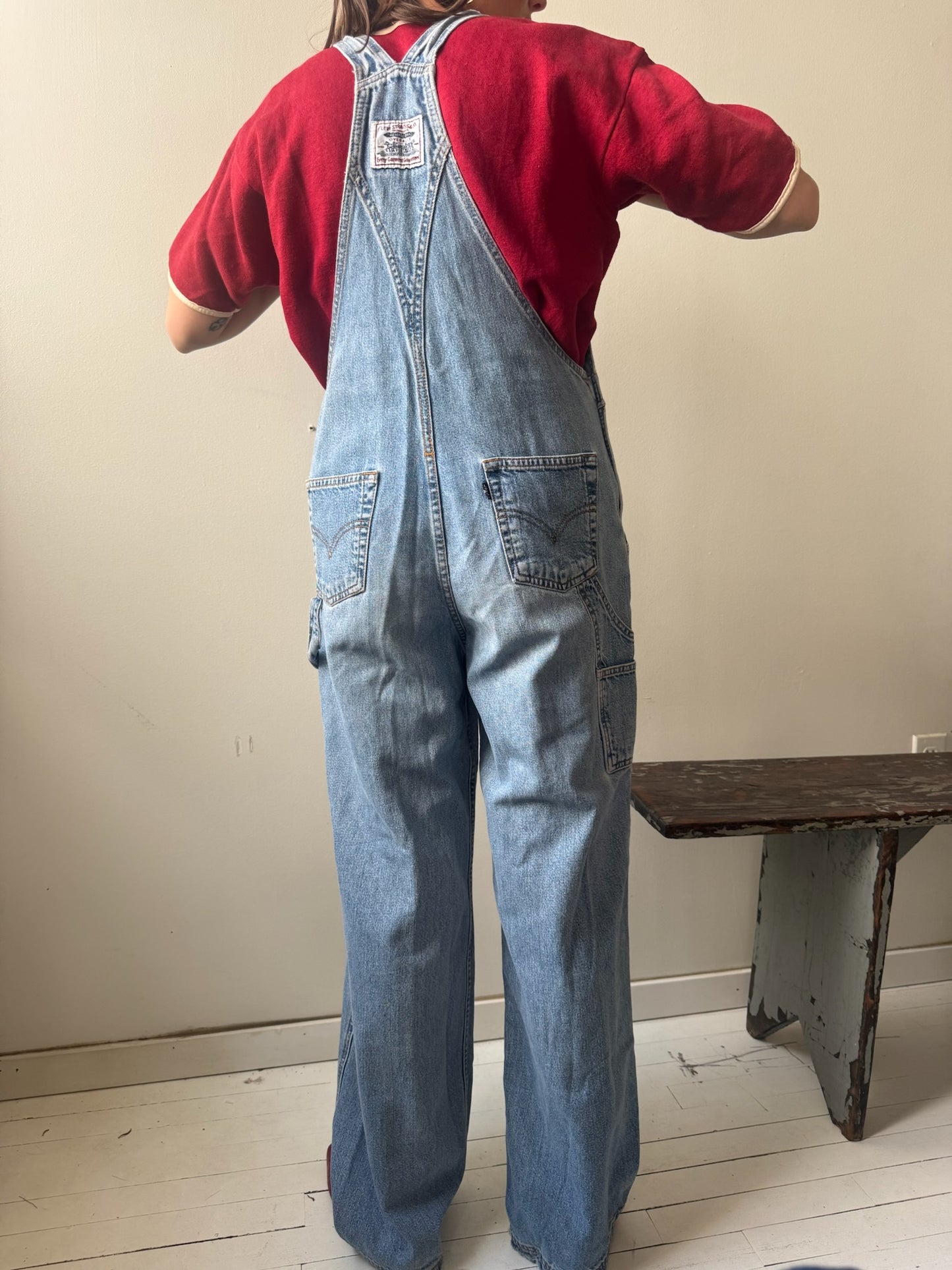 Lightwash Levi’s Overalls