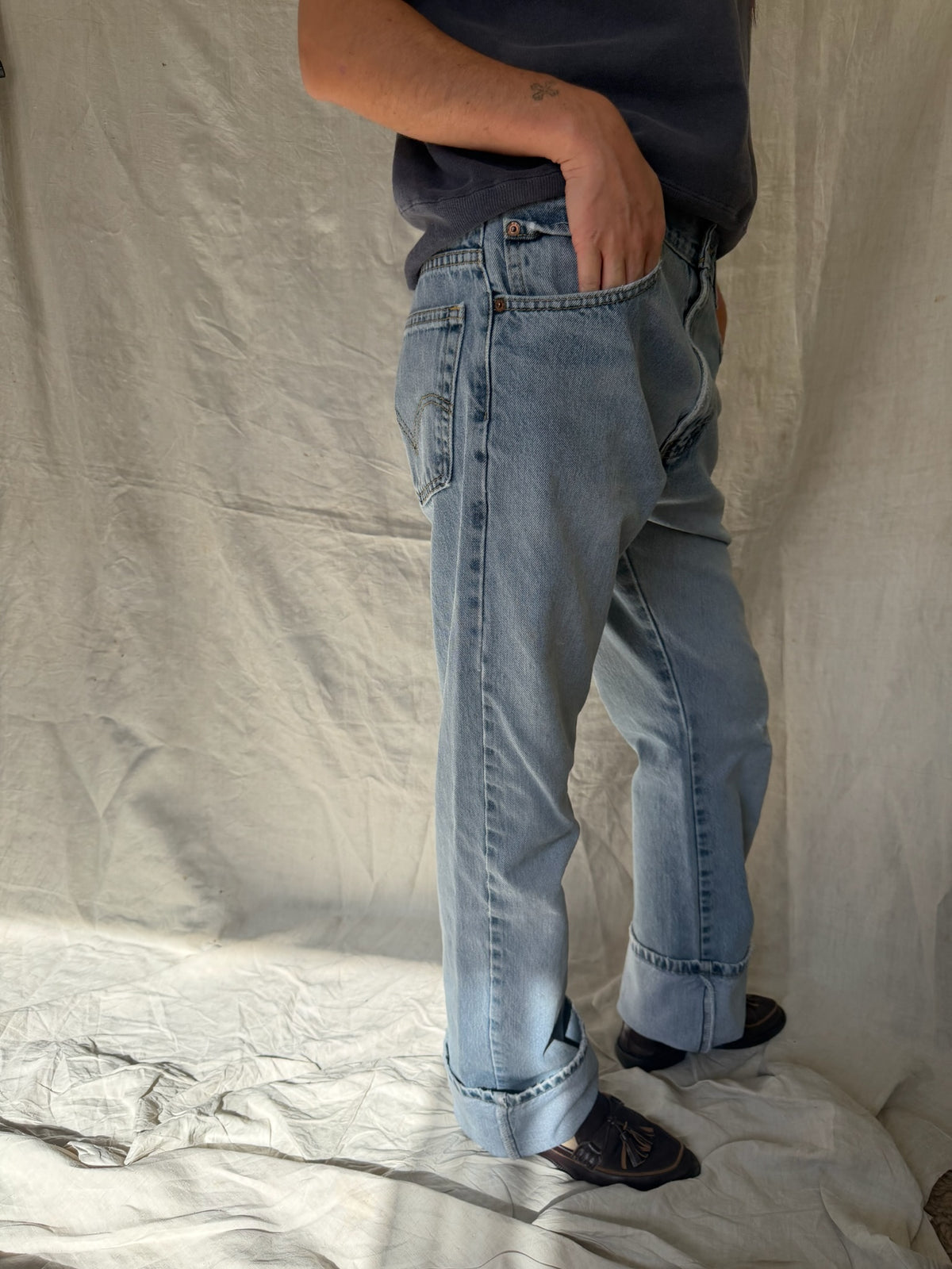 Light wash Levi’s 517 10