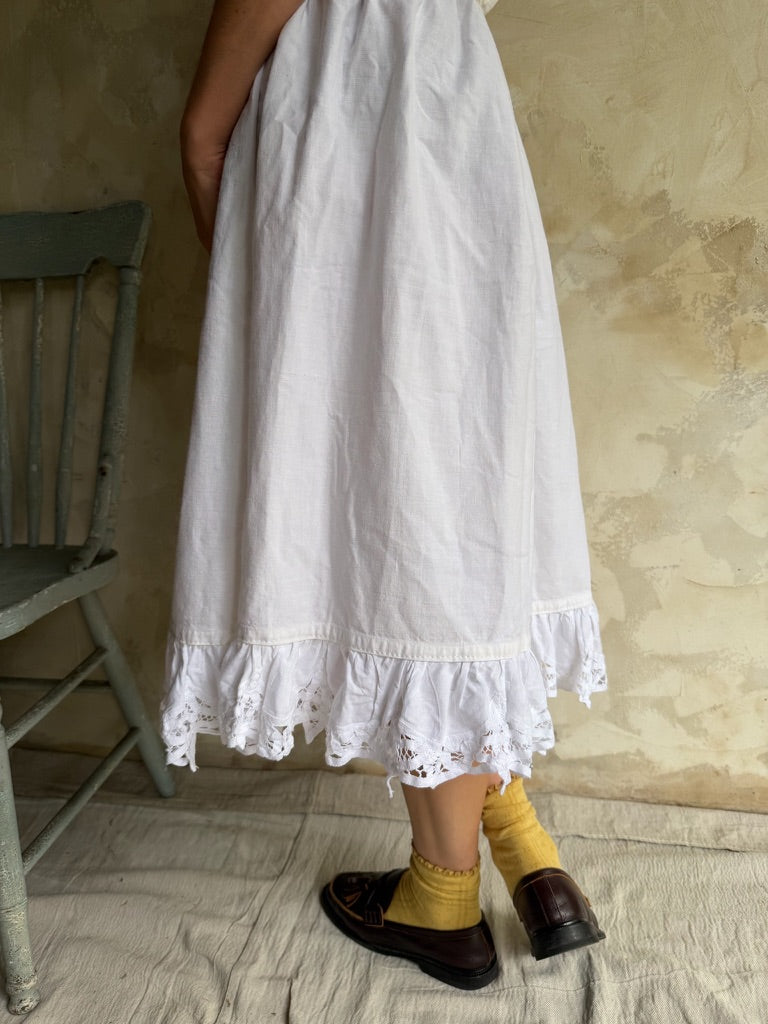 Reworked Eyelet Ruffle Skirt 02
