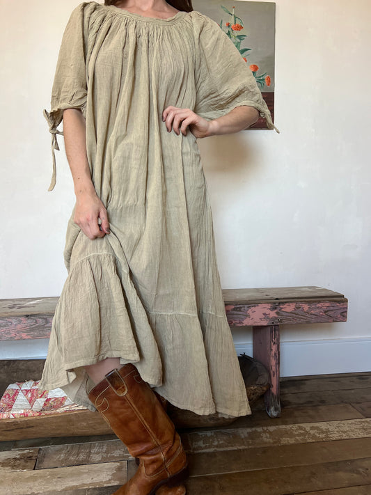 Oaxacan Balloon Sleeve Dress in Sand