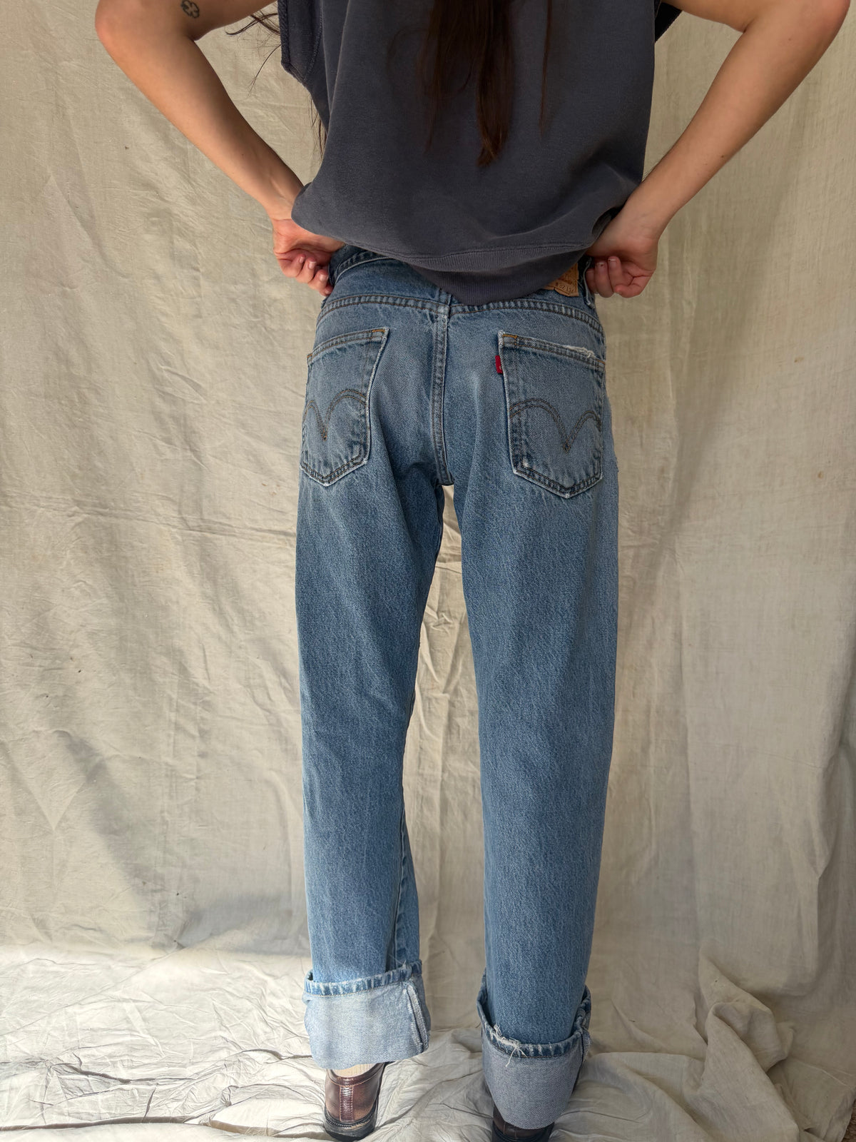 Medium/Light Wash Levi’s 517 07