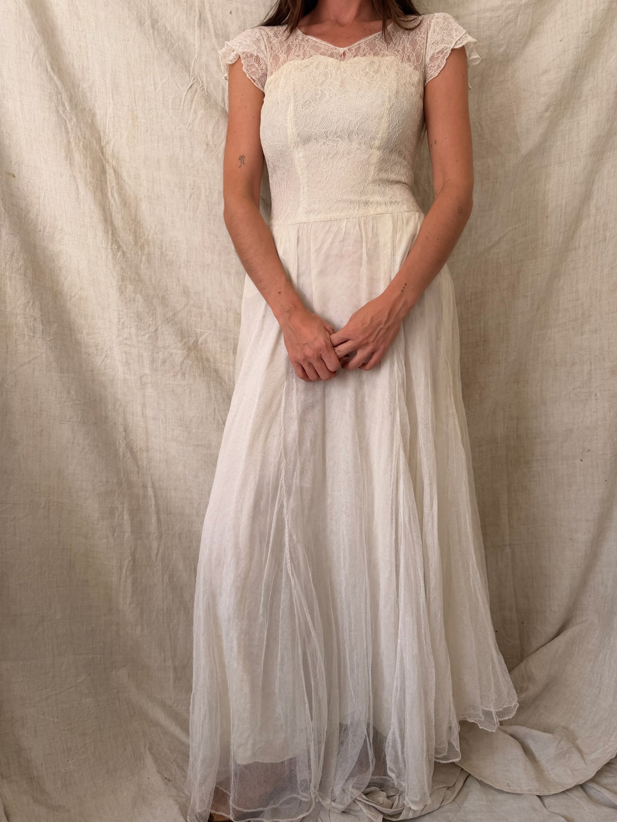 Antique Silk Mesh Lace Wedding Dress
