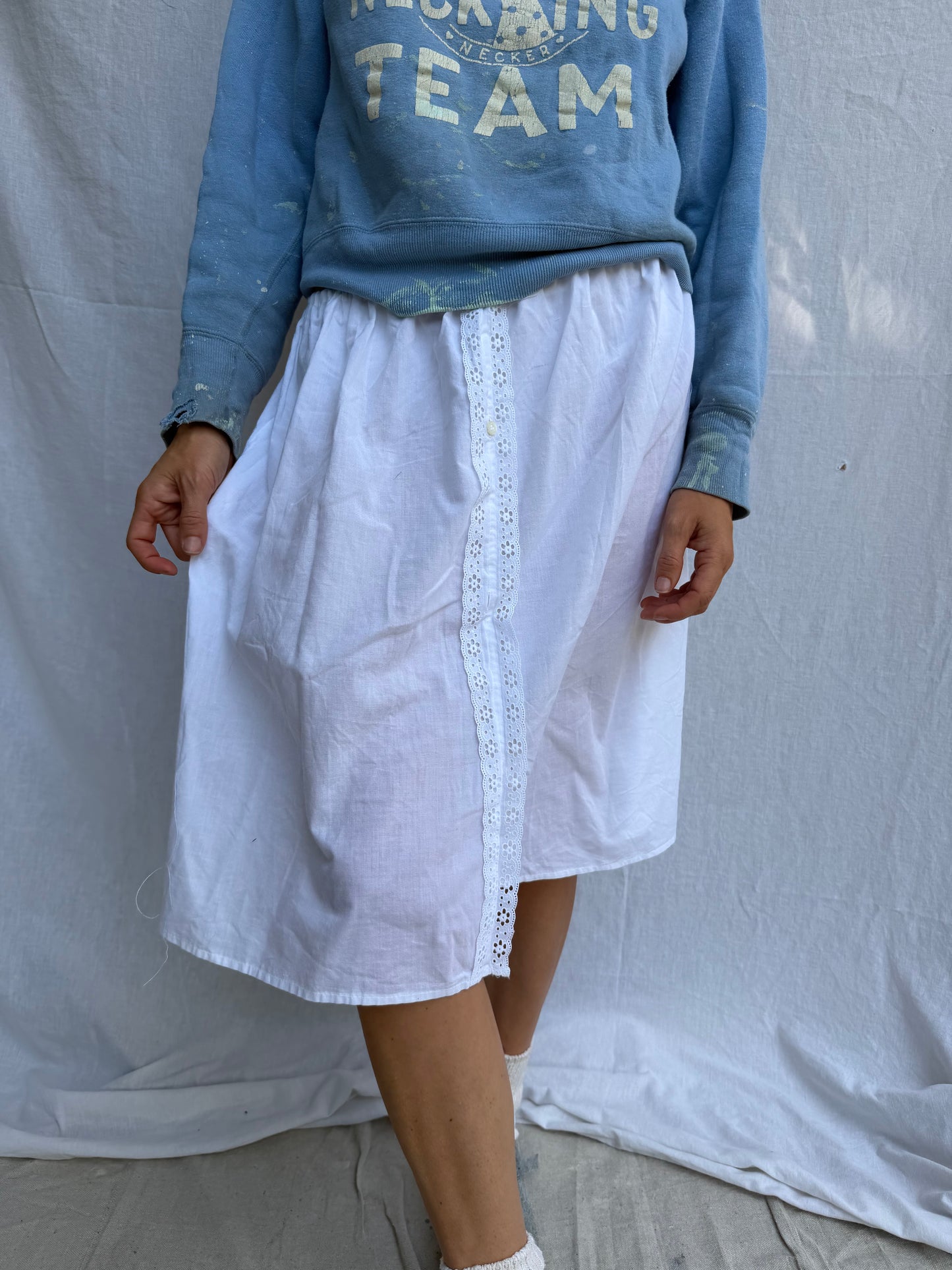 Lightweight White Cotton Skirt w Eyelet Panel