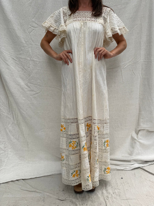 70s Cream Lace Dress w Yellow Embroidered Flowers