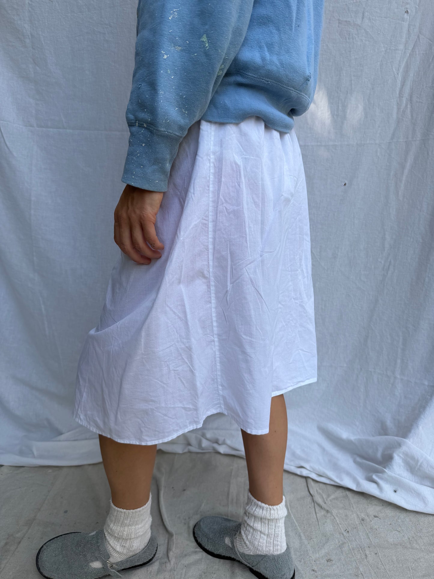 Lightweight White Cotton Skirt w Eyelet Panel