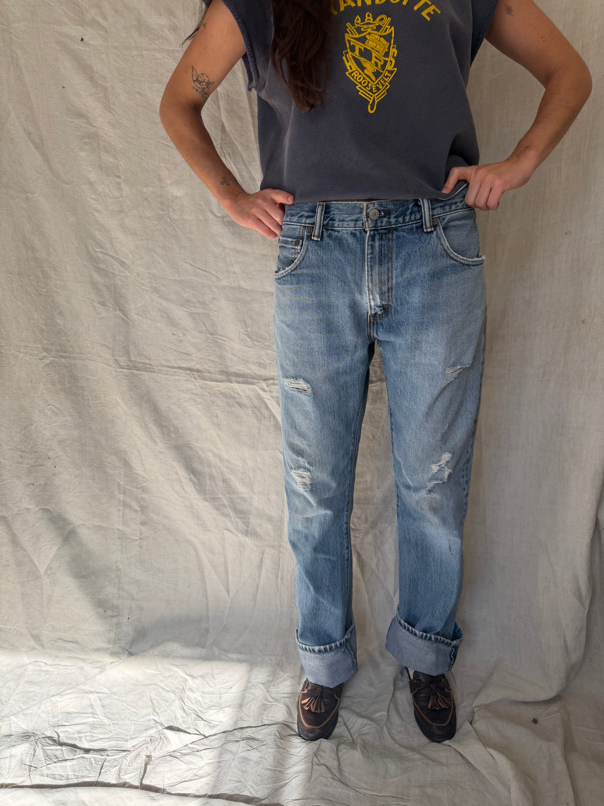Medium/Light Wash Distressed Levi’s 517 06