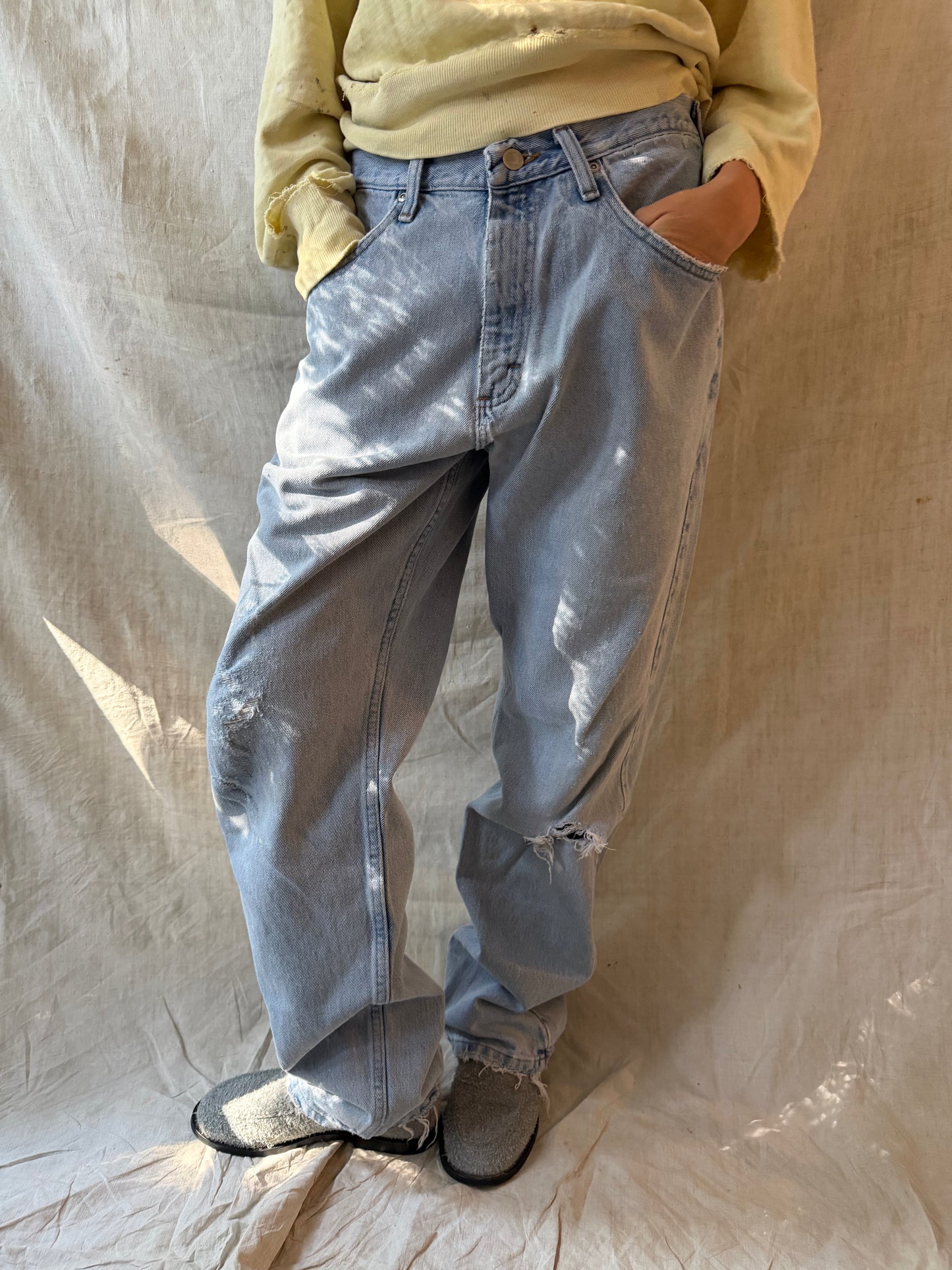 Lightwash Distressed Wrangler Denim