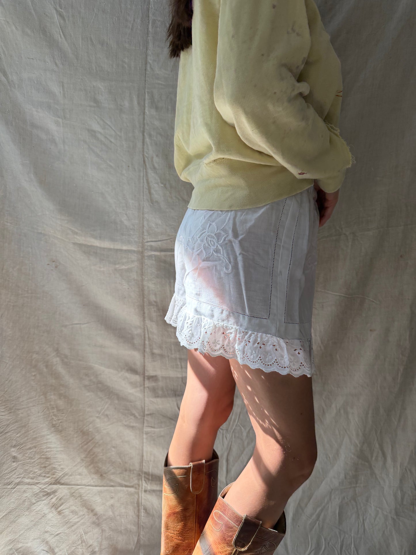Wanderly White Embroidered Linen Bloomer