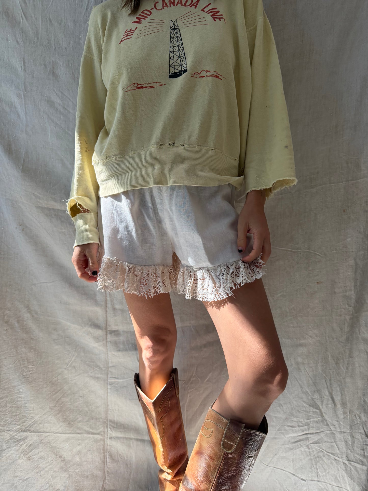 Wanderly Linen Bloomer with Oatmeal Antique Crochet Trim