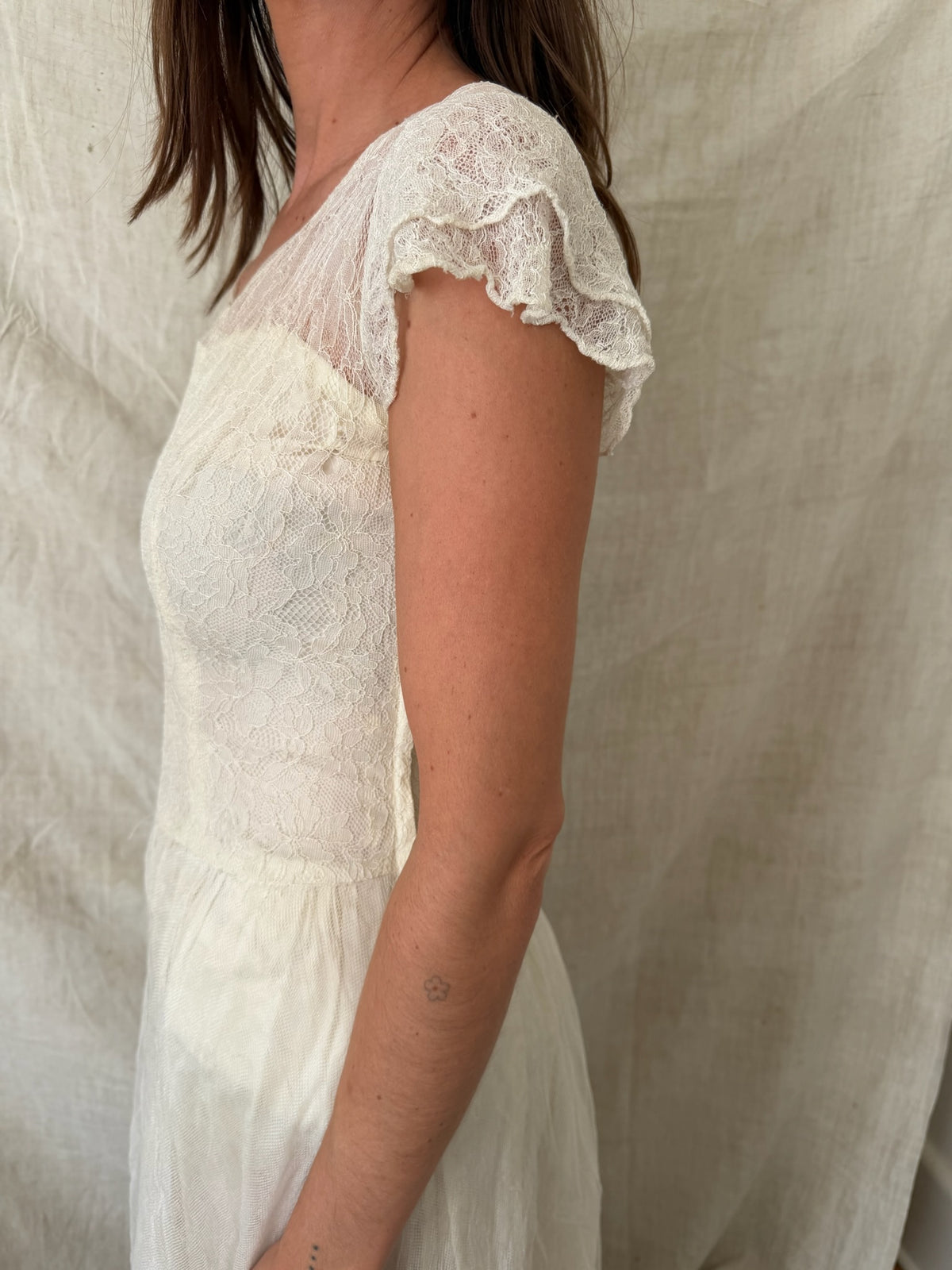 Antique Silk Mesh Lace Wedding Dress