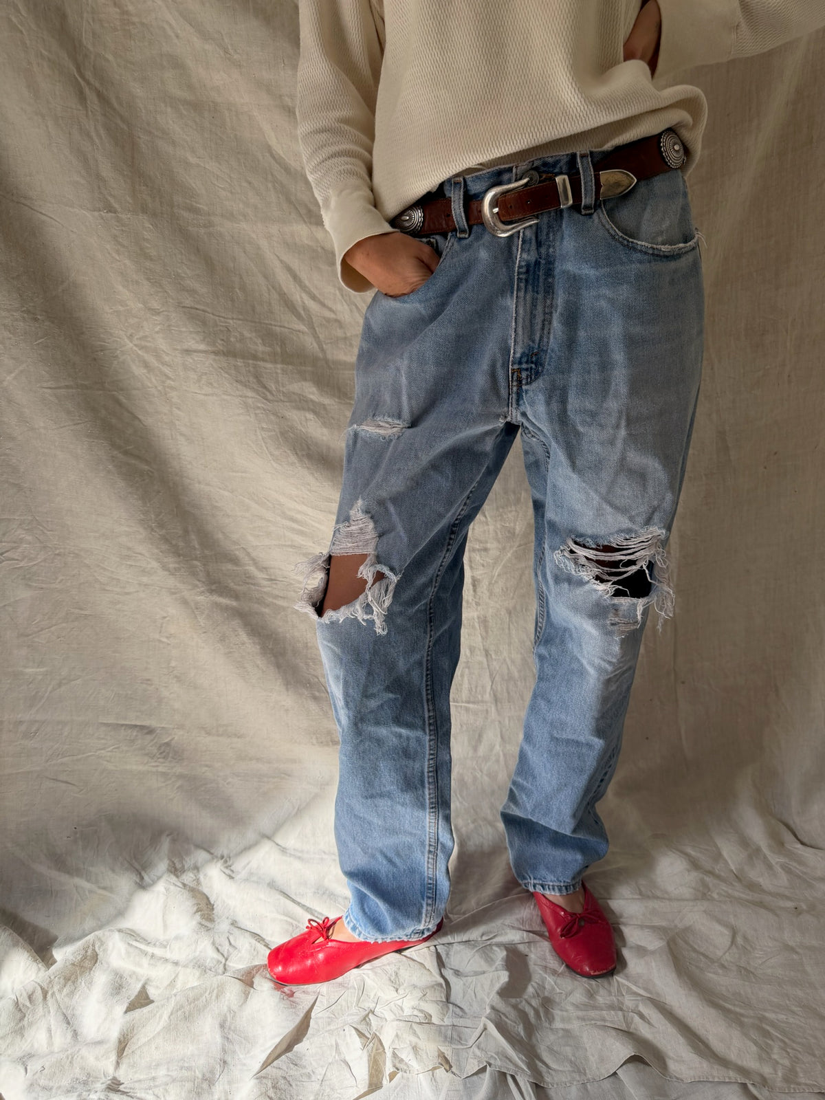 Super Distressed Light-wash Levi’s