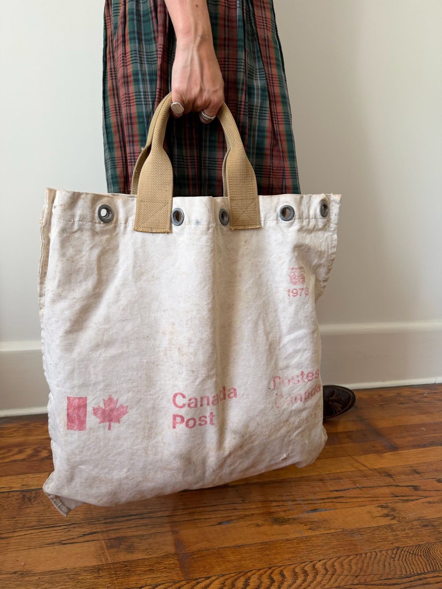 Reworked Canada Post Tote Bag / Khaki Strap