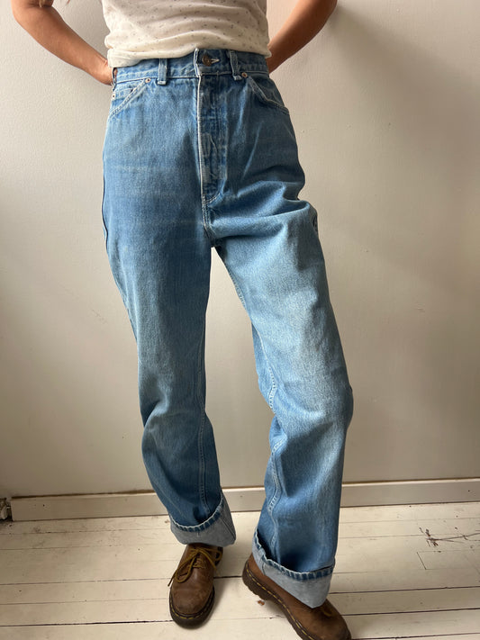 Levi’s High Waisted Lightwash Denim
