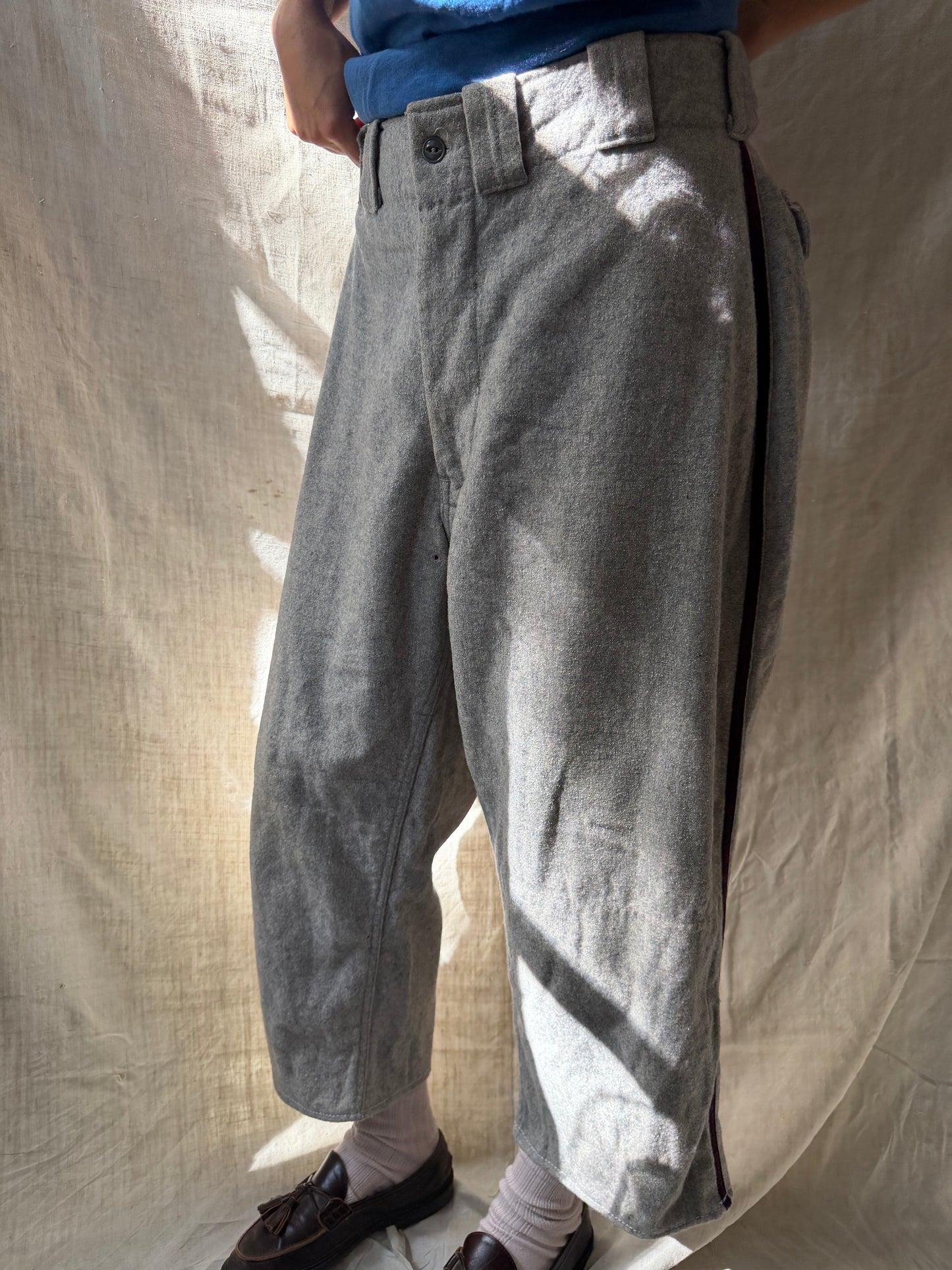 Cropped Wool Baseball Trouser