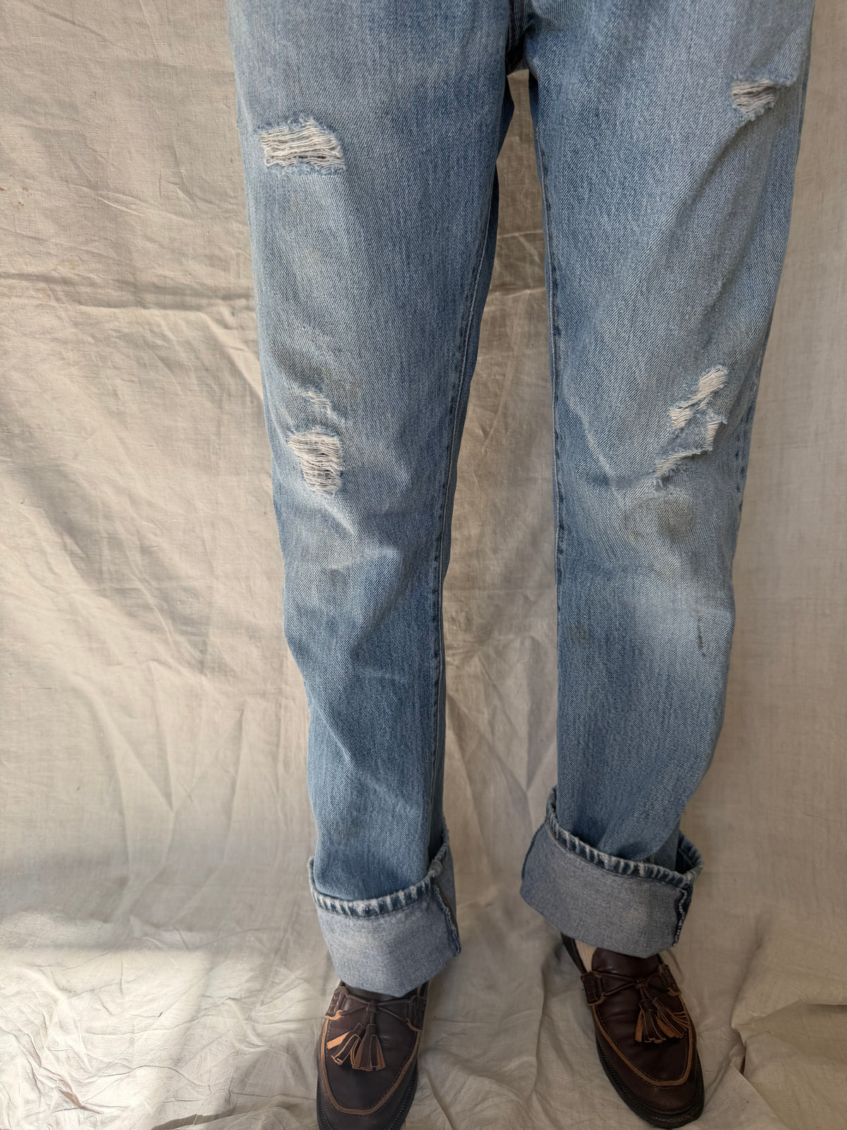 Medium/Light Wash Distressed Levi’s 517 06