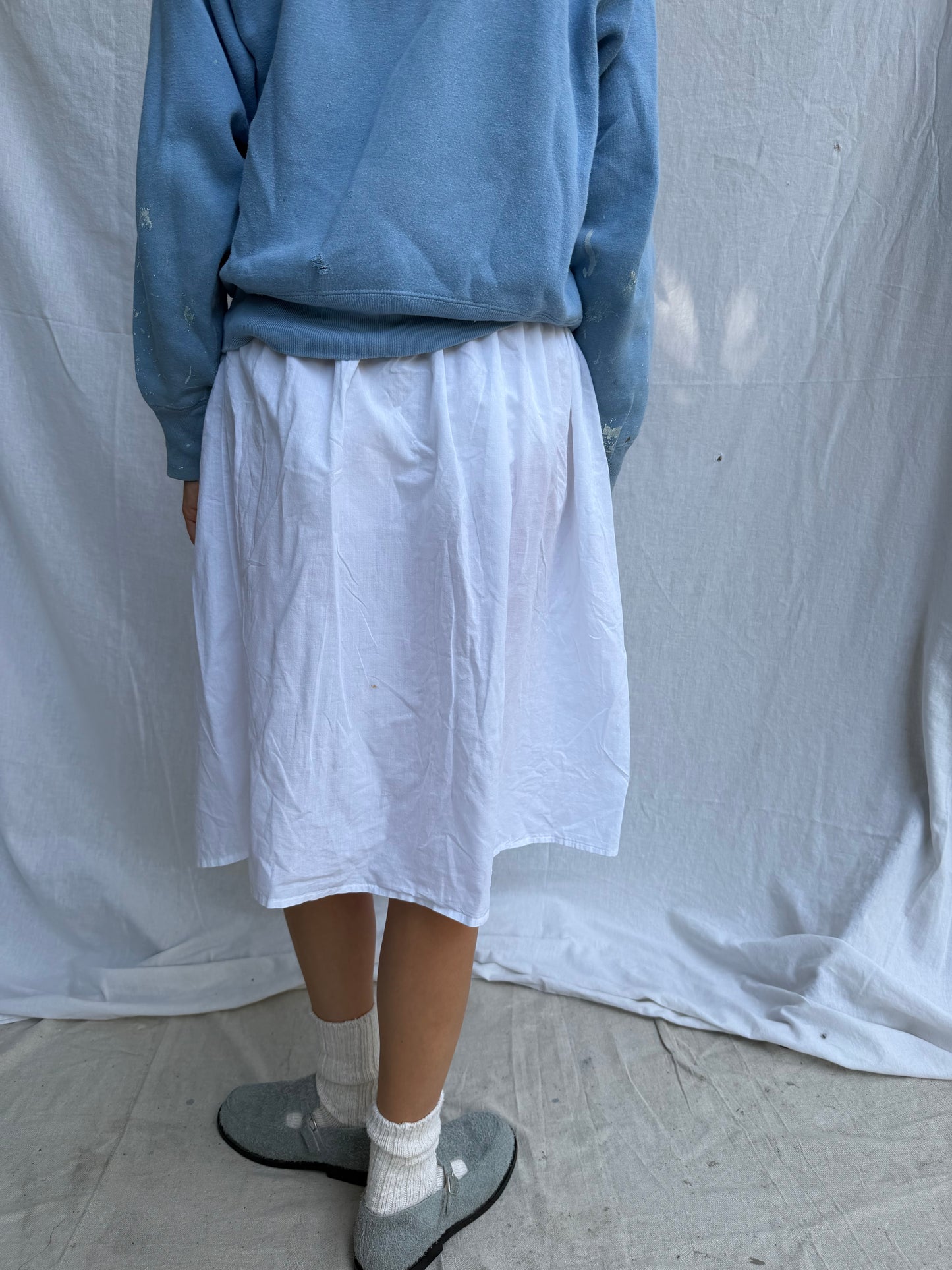 Lightweight White Cotton Skirt w Eyelet Panel