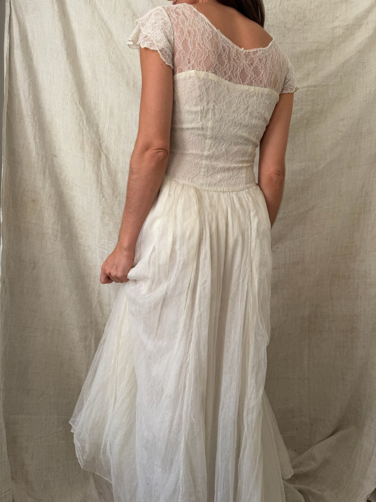 Antique Silk Mesh Lace Wedding Dress