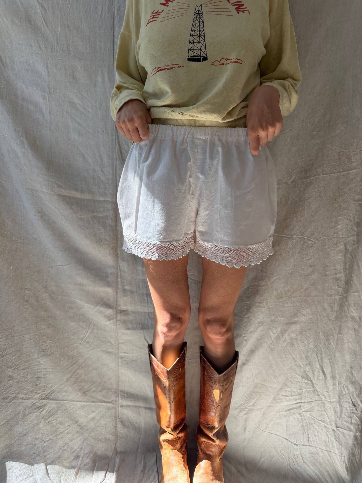 Wanderly Bloomer with Crochet Scalloped Trim