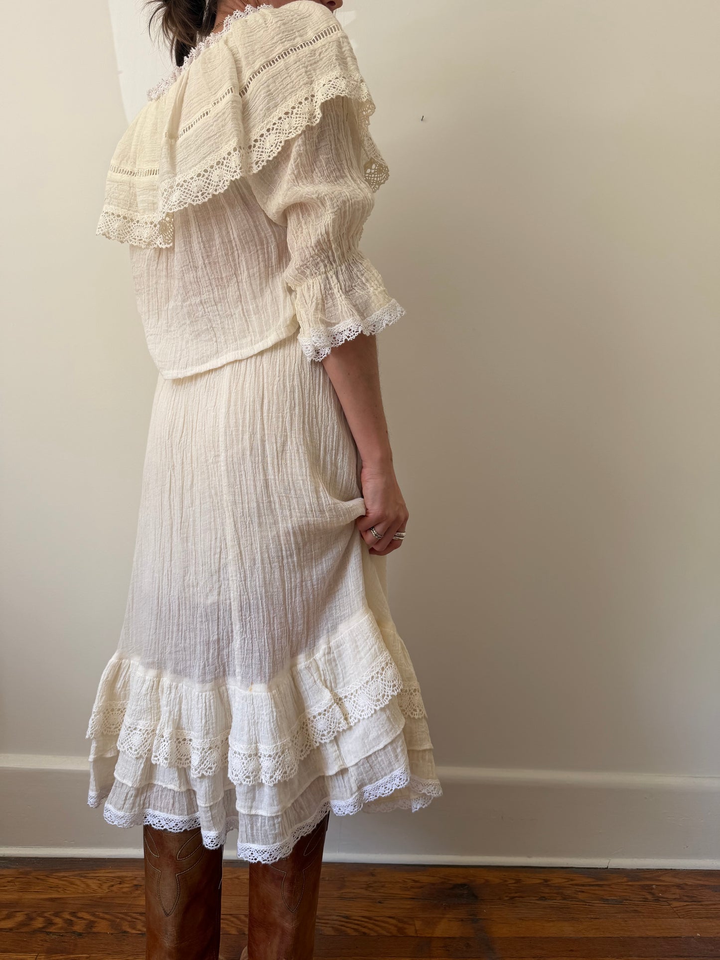 Two Piece Elastic Gauzy Cotton Set