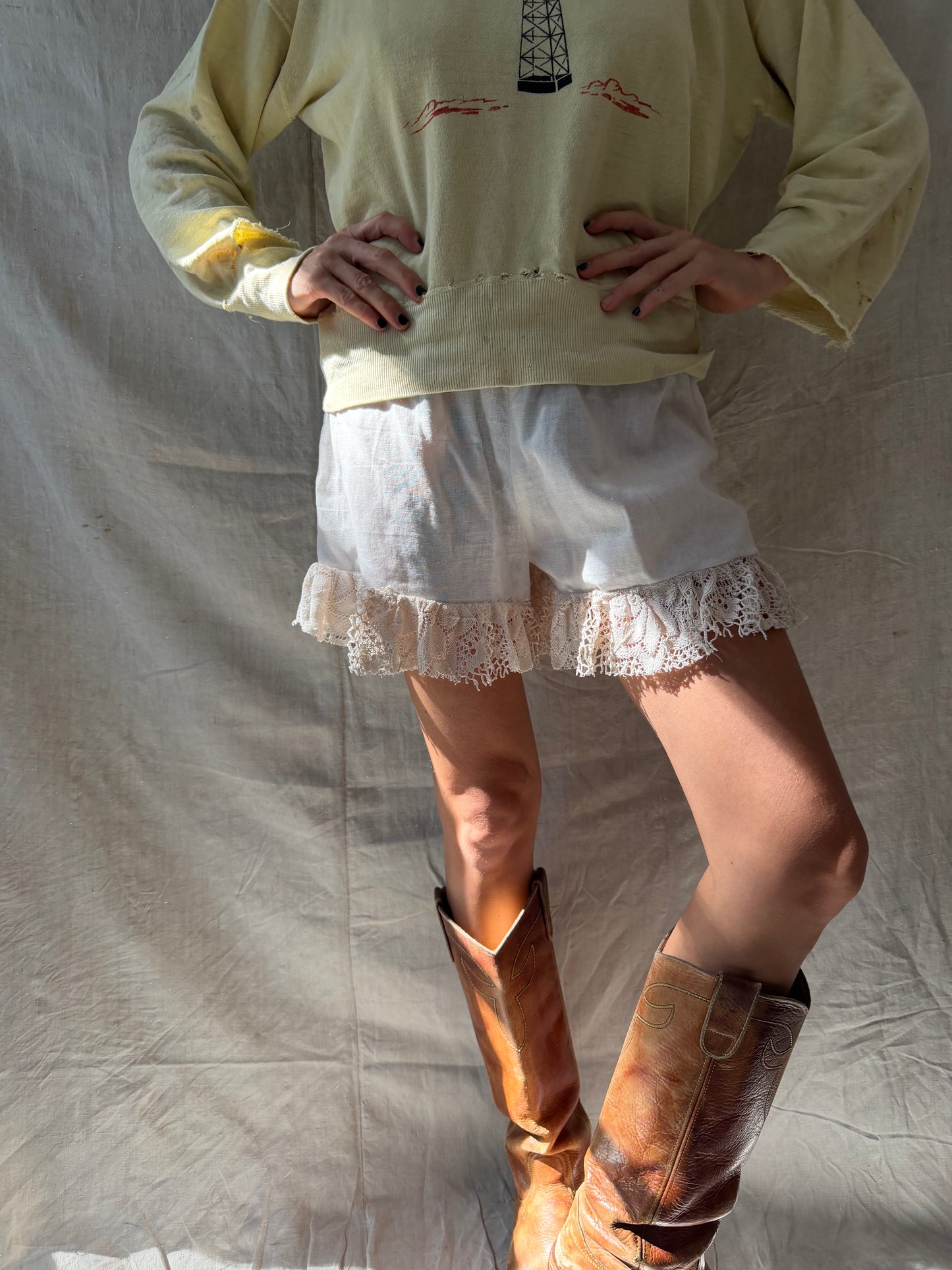 Wanderly Linen Bloomer with Oatmeal Antique Crochet Trim