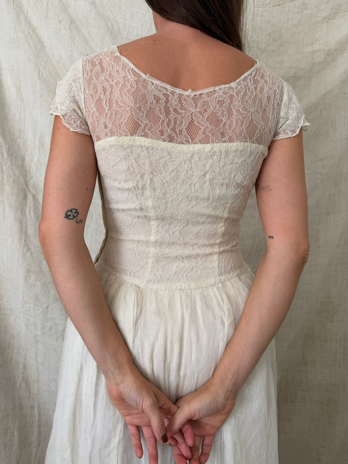 Antique Silk Mesh Lace Wedding Dress