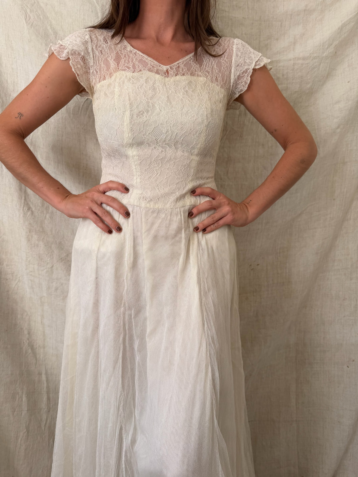 Antique Silk Mesh Lace Wedding Dress