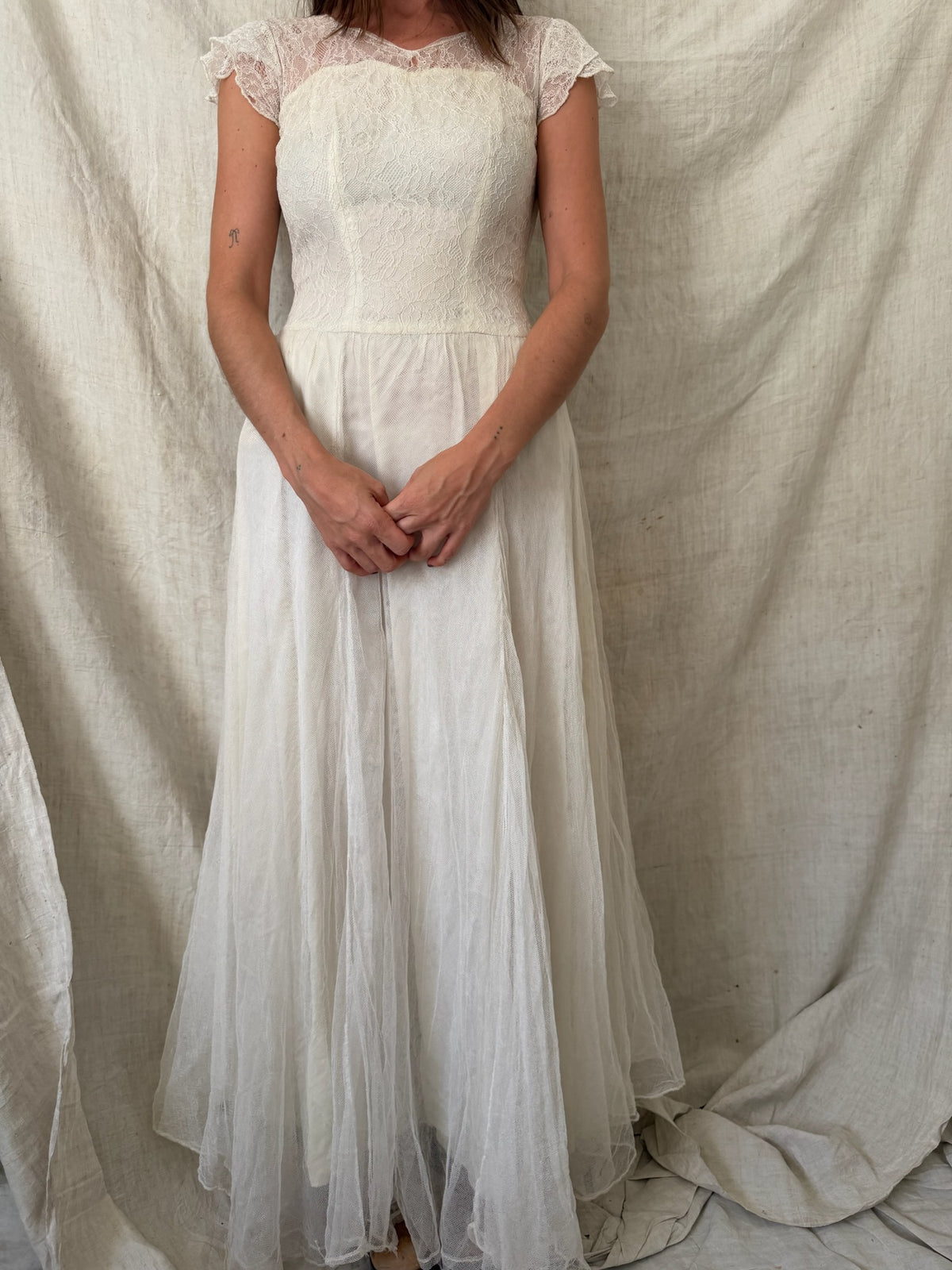 Antique Silk Mesh Lace Wedding Dress