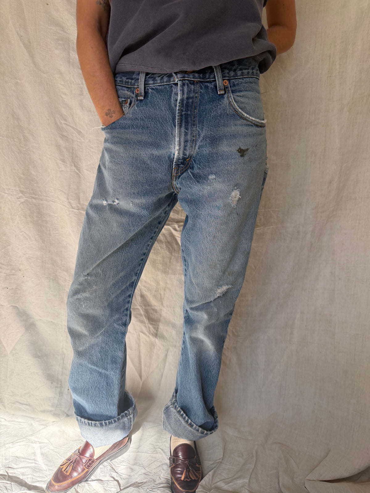 Medium Wash Distressed Levi’s 517 04
