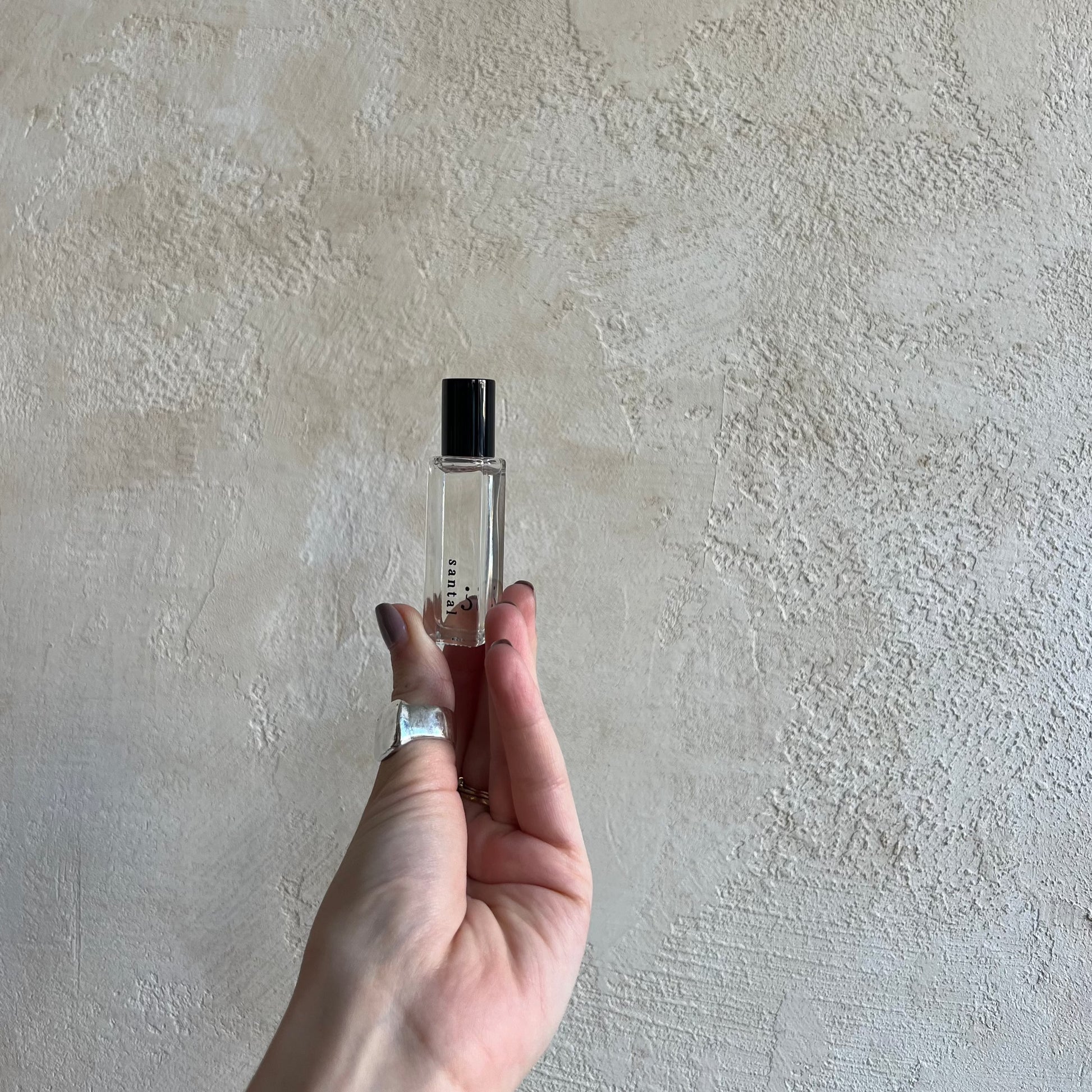 Santal 8ML Roll-On- By Riddle Oil – The Wanderly