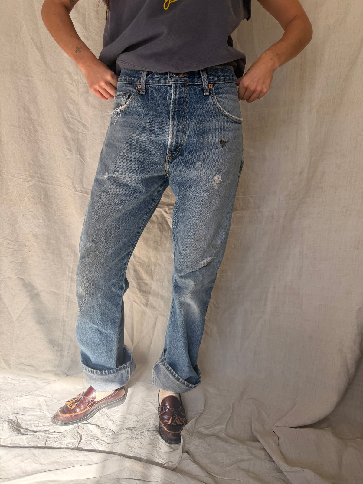 Medium Wash Distressed Levi’s 517 04