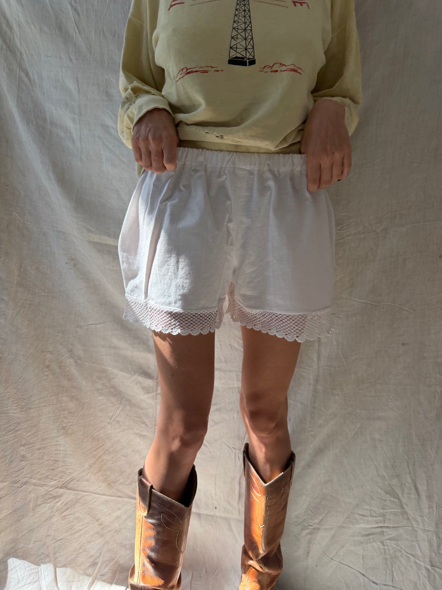 Wanderly Bloomer with Crochet Scalloped Trim