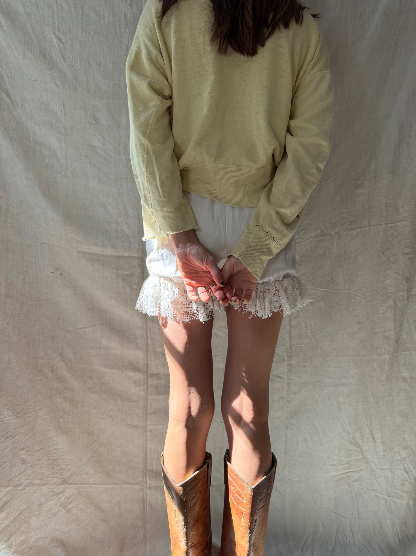 Wanderly Linen Bloomer Short with Crochet