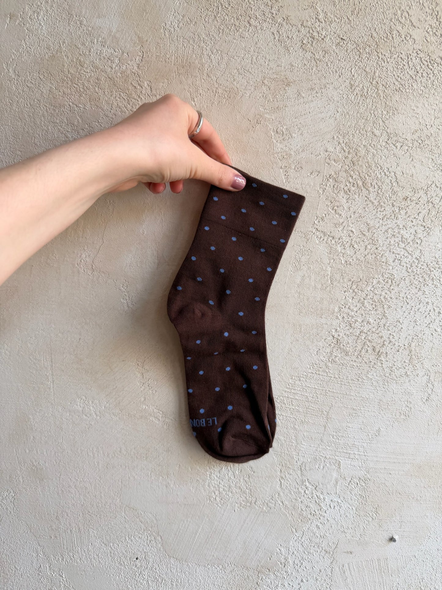 Patterned Sneaker Socks in Cacoa/Blue Polka Dot By Le Bon Shoppe