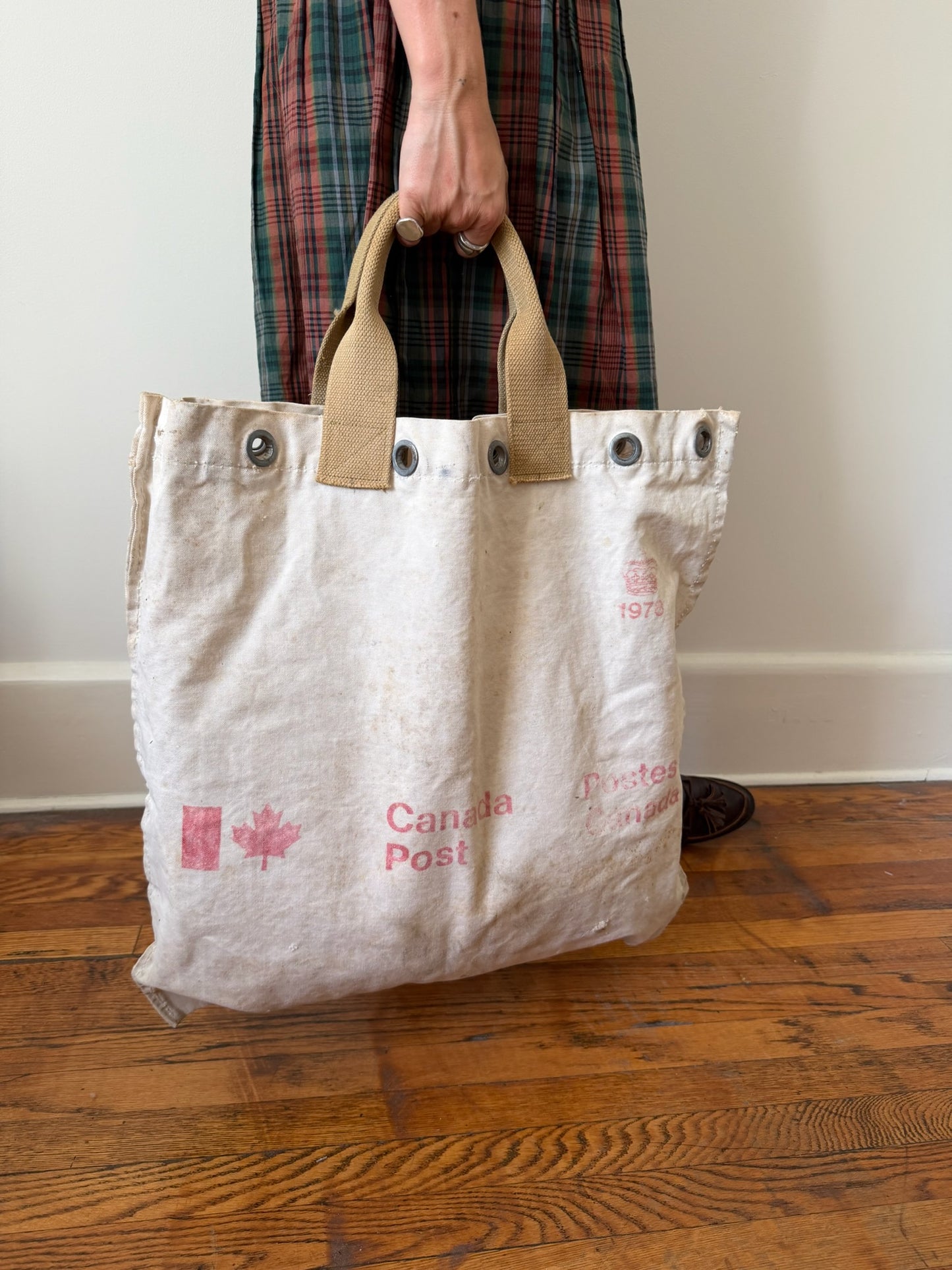 Reworked Canada Post Tote Bag / Khaki Strap