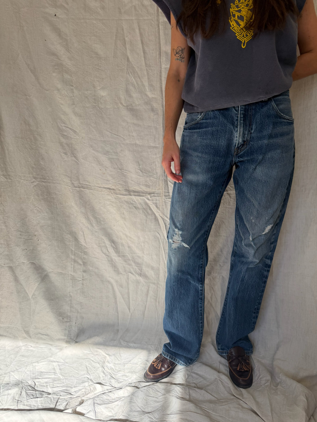 Dark Wash Levi’s 517 08