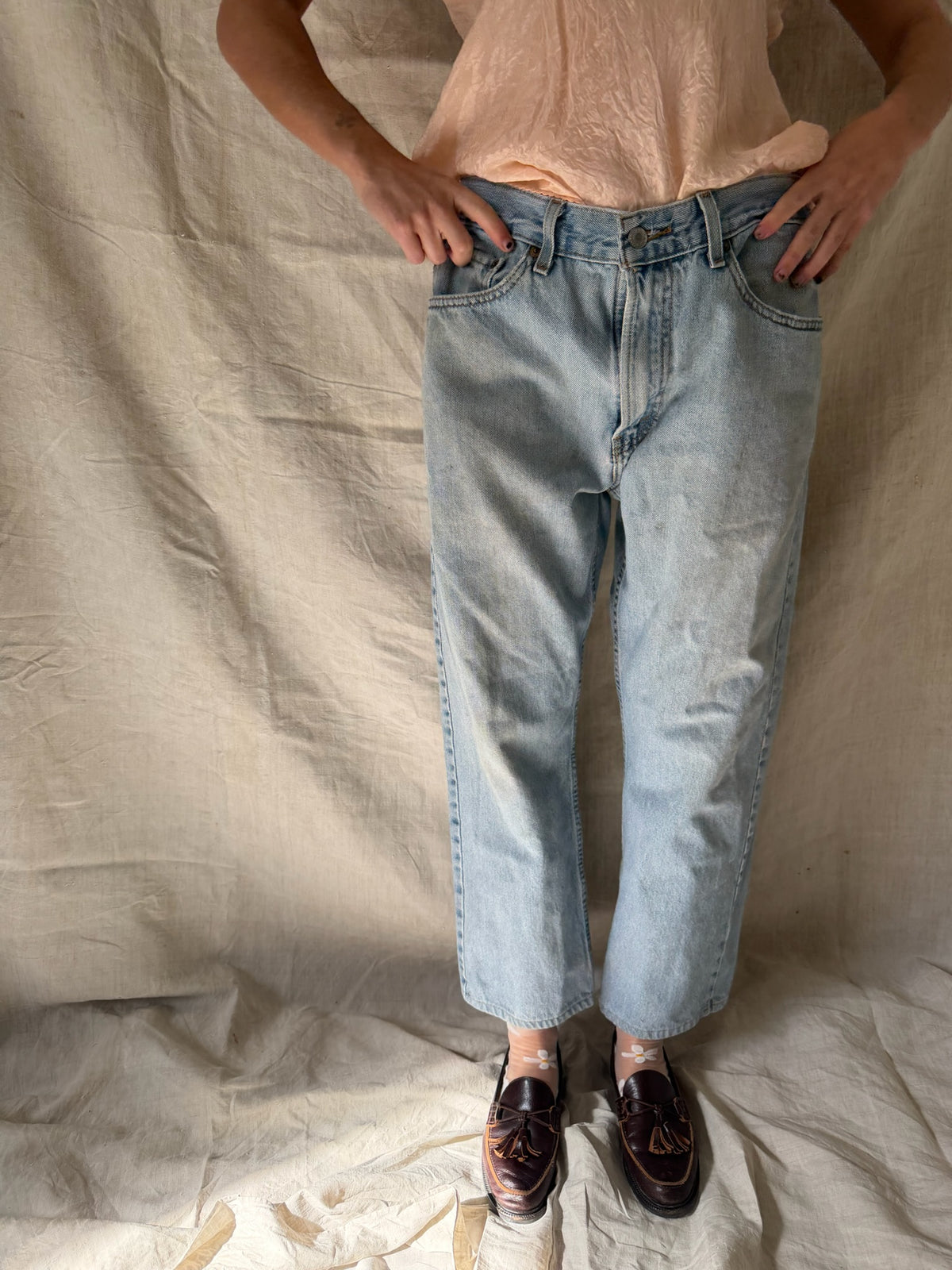 Lightwash ‘Relaxed Fit’ Levi’s 505s