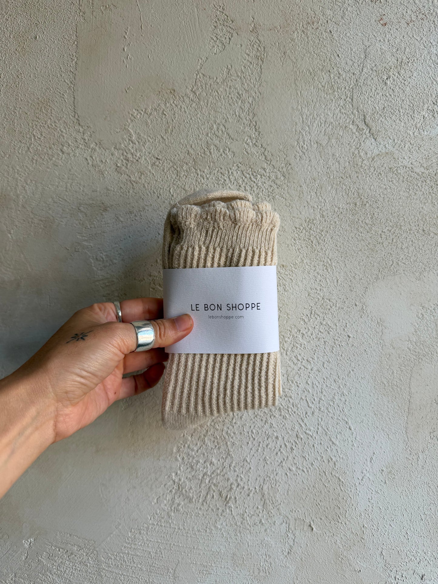 Linen Scallop Socks in Natural By Le Bon Shoppe
