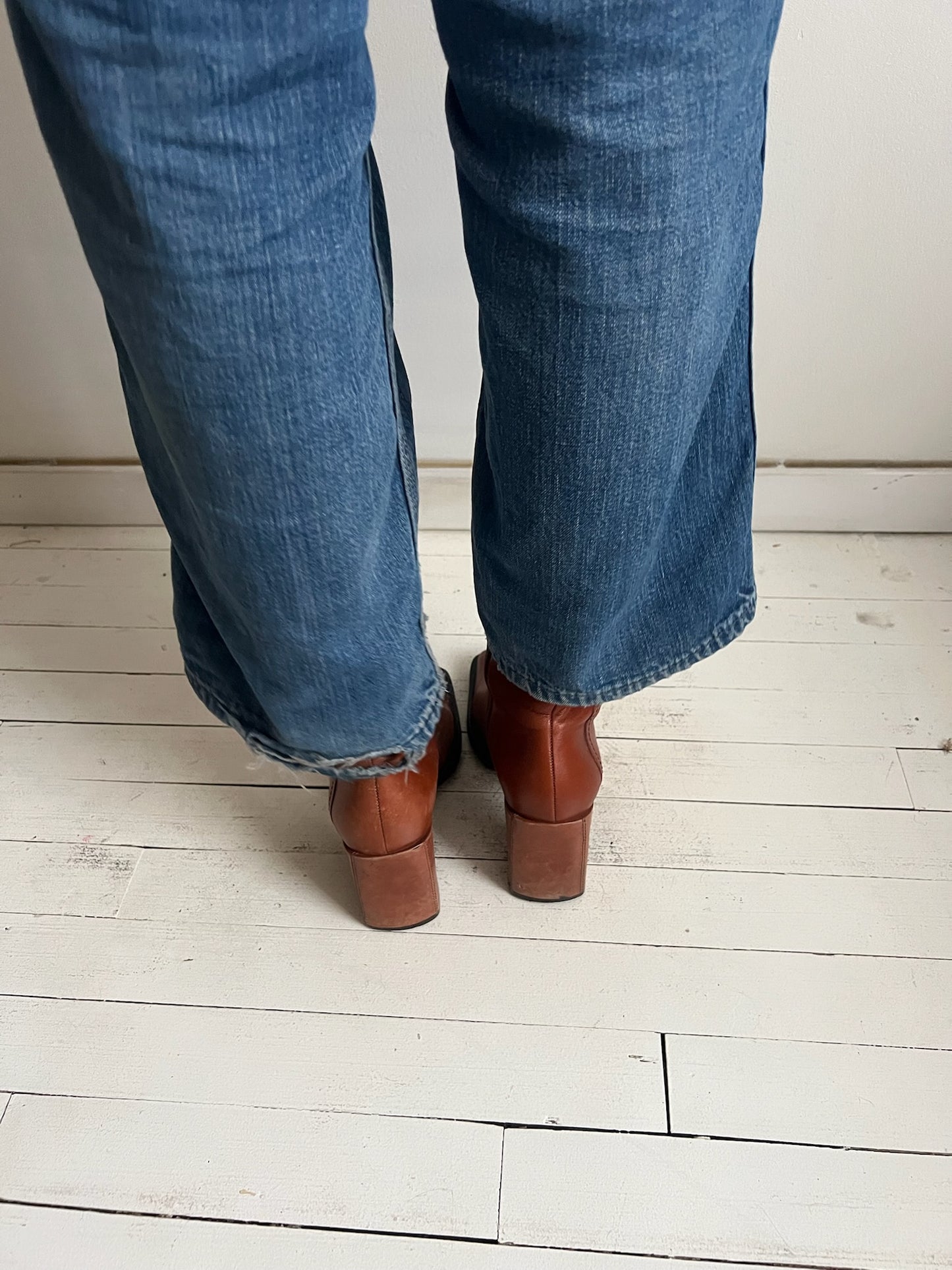 Short Tan Square Toe Heel Boot