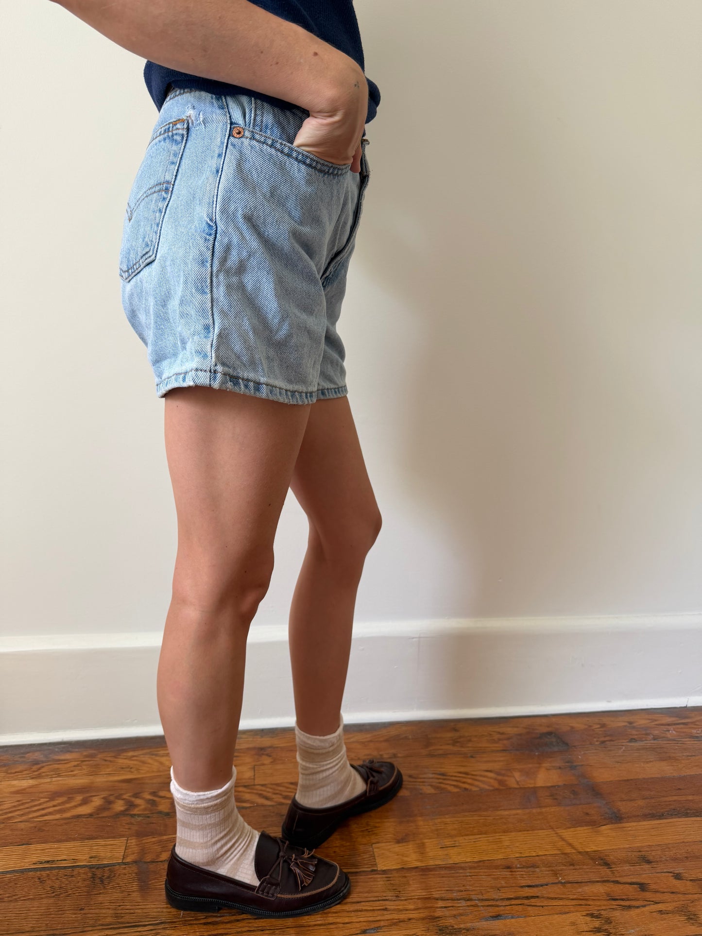 Light-wash Levi’s Shorts
