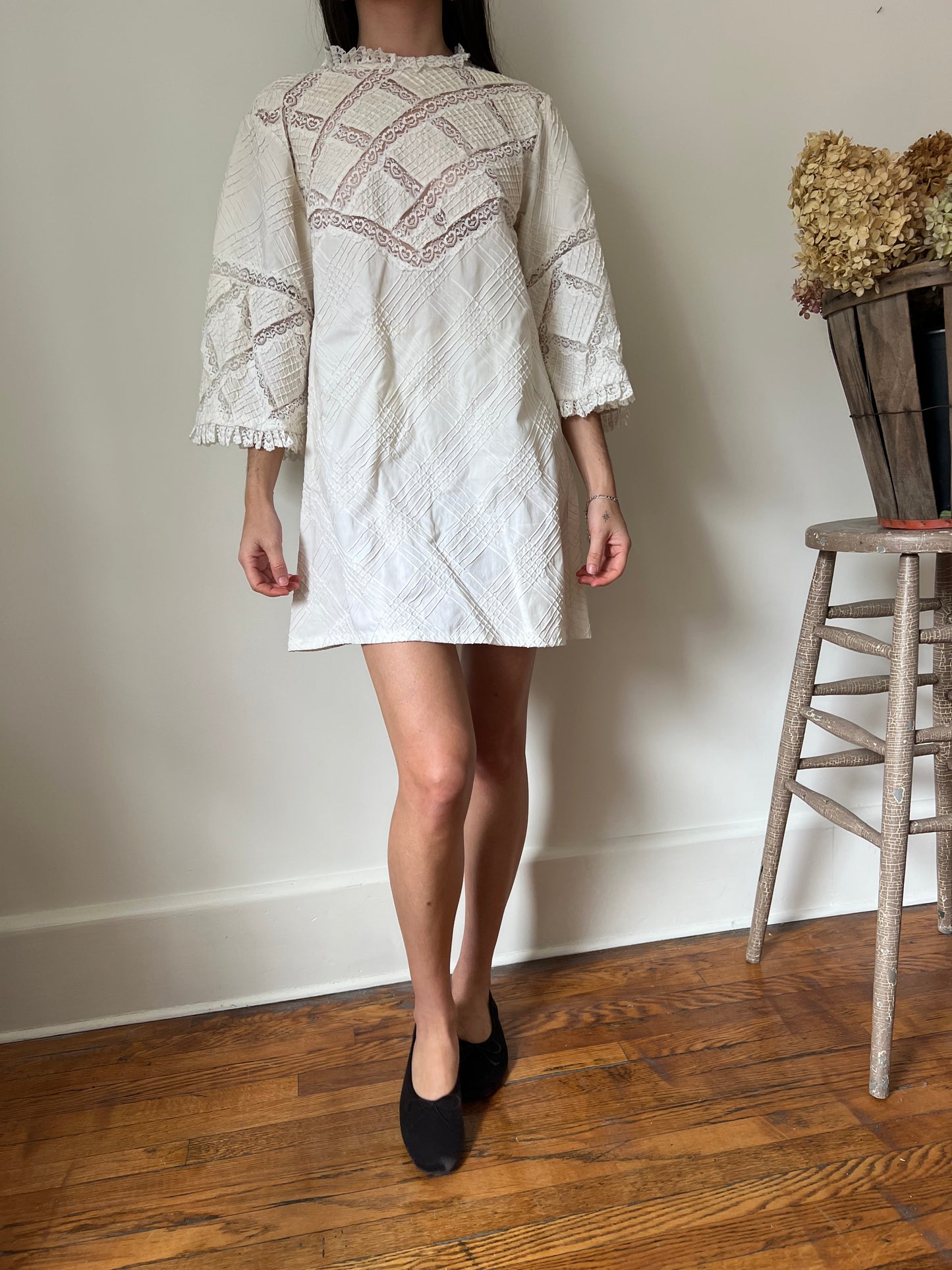 60s White Lace Mini Shift Dress