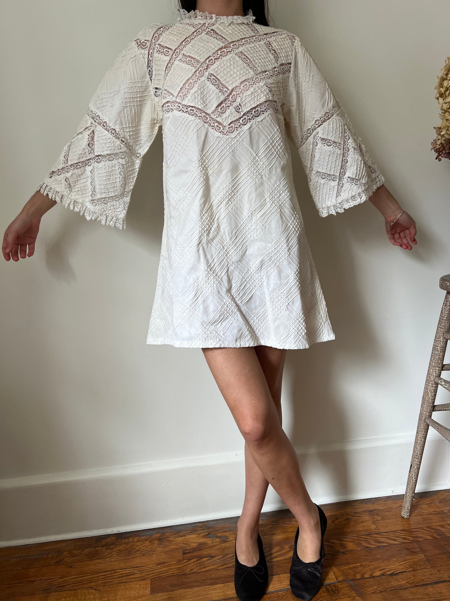60s White Lace Mini Shift Dress
