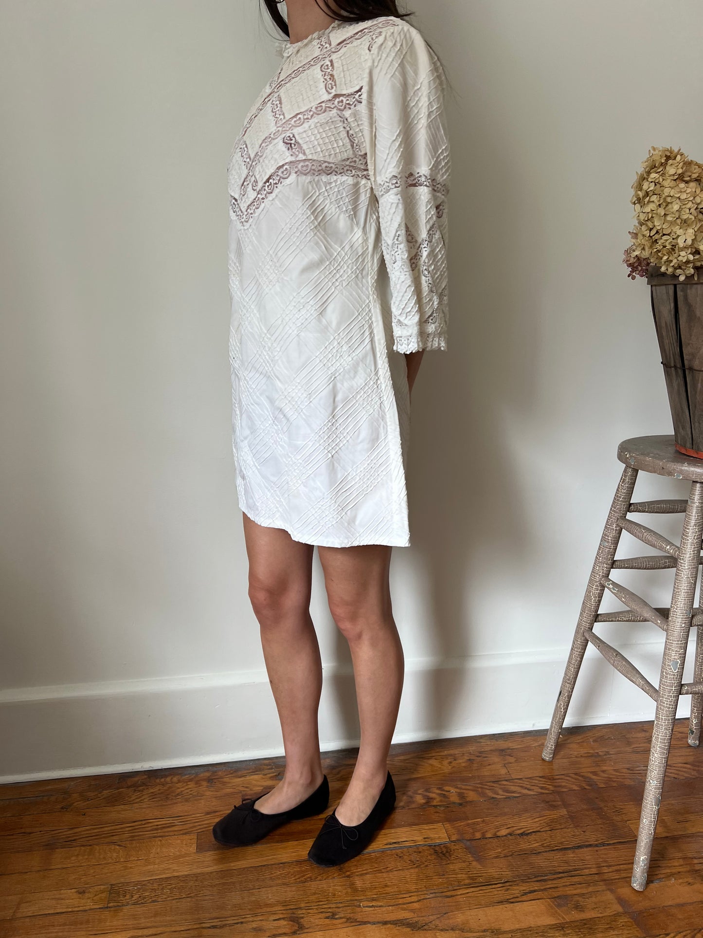 60s White Lace Mini Shift Dress