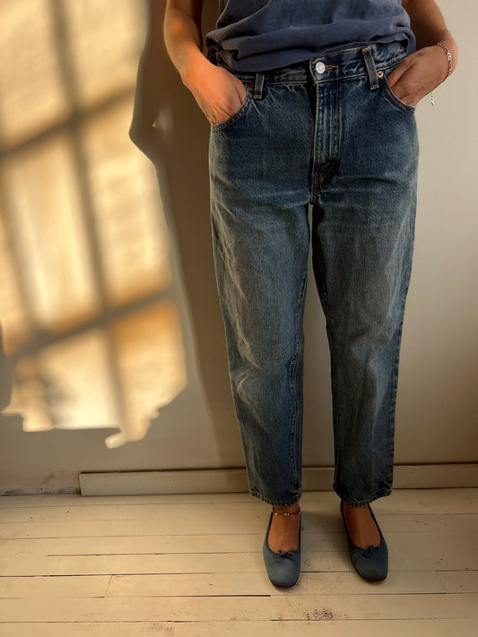 Faded Medium Wash Levi’s 550