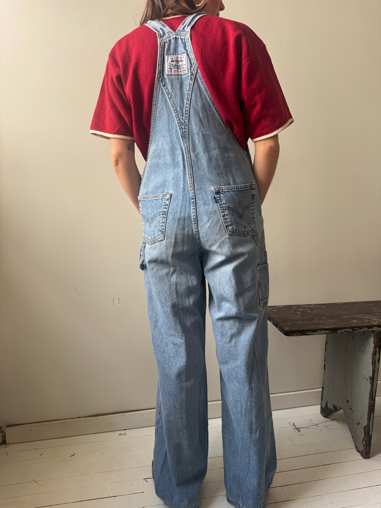 Lightwash Levi’s Overalls